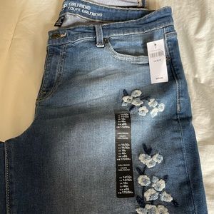 GAP Size 14/32R BNWT Girlfriend fit embroidered jeans